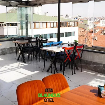 Blaundus * אושאק